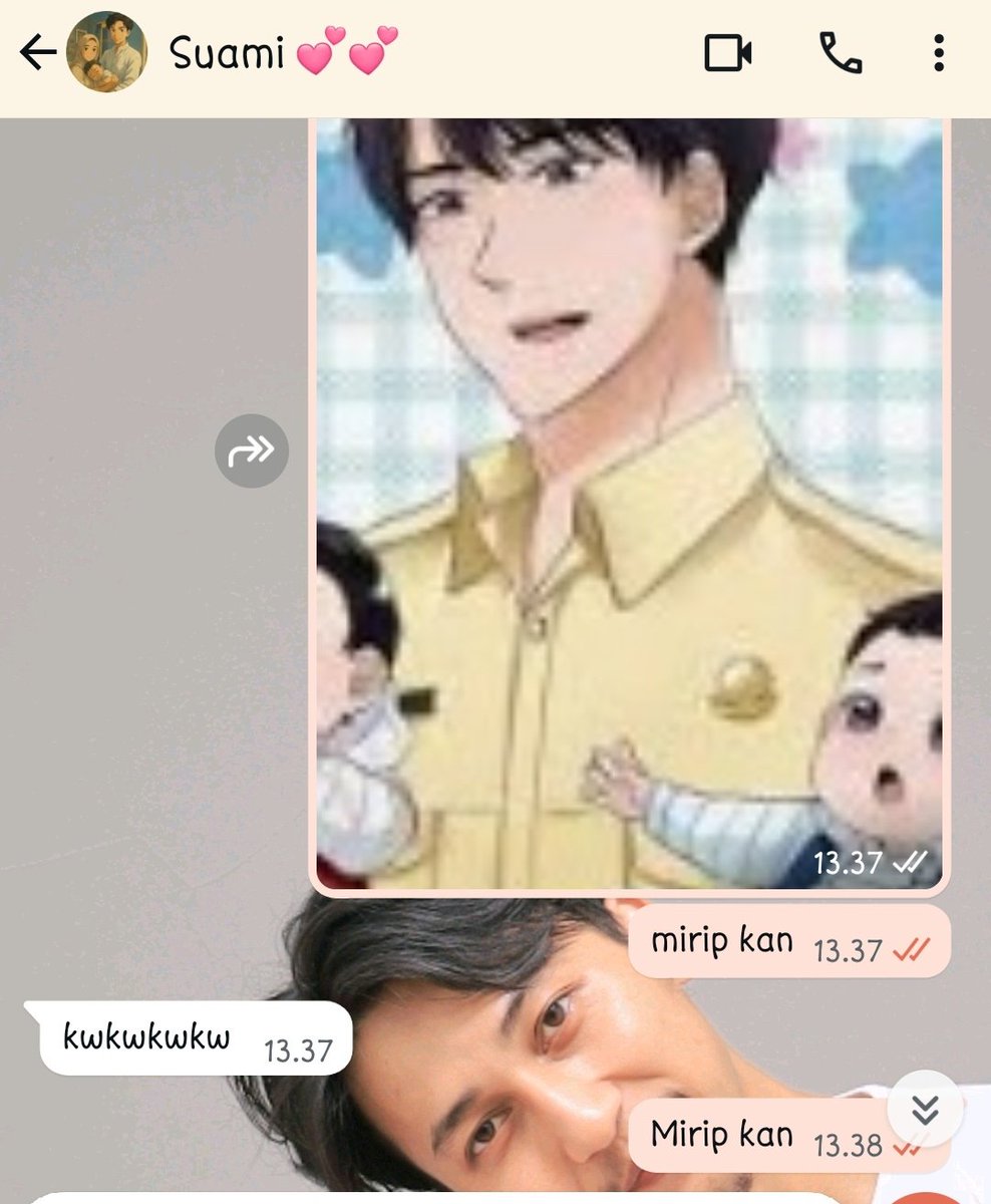 chococis_'s tweet photo. Kata akusih mirip apalagi pas sama pake seragam khaki pleaseeee miripppp wakakakaka tp dia bilang tidak, y memang y masa dibandingin webtoon tp pliz aku jd ingin tertawa WAKAKAKA https://t.co/FltV1iA4jD
