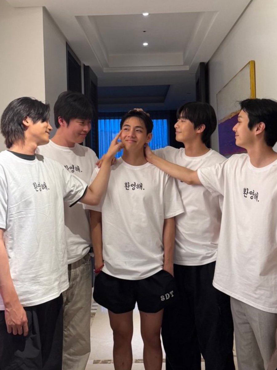 taessarect's tweet photo. awee they recreated it https://t.co/SWjIYjxBnV