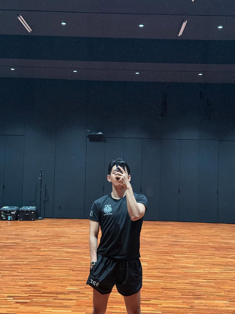 fairytale_EHEH's tweet photo. 250611 태형 인스타그램 피드(1-19)

🐯 Love me tete🙇‍♂️ https://t.co/9eO7vZmrJa