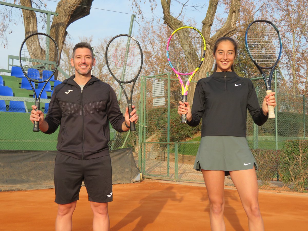 Hemos probado las últimas raquetas del Big Four (Federer, Nadal, Murray, Djokovic) con Roberto Ortega y Cayetana Gay en el Club de Campo Villa de Madrid. 
Puedes verlo en:
lawebdeltenis.net/raquetas-big-f…
Y también en la última edición de la revista Grand Slam de Tenis.