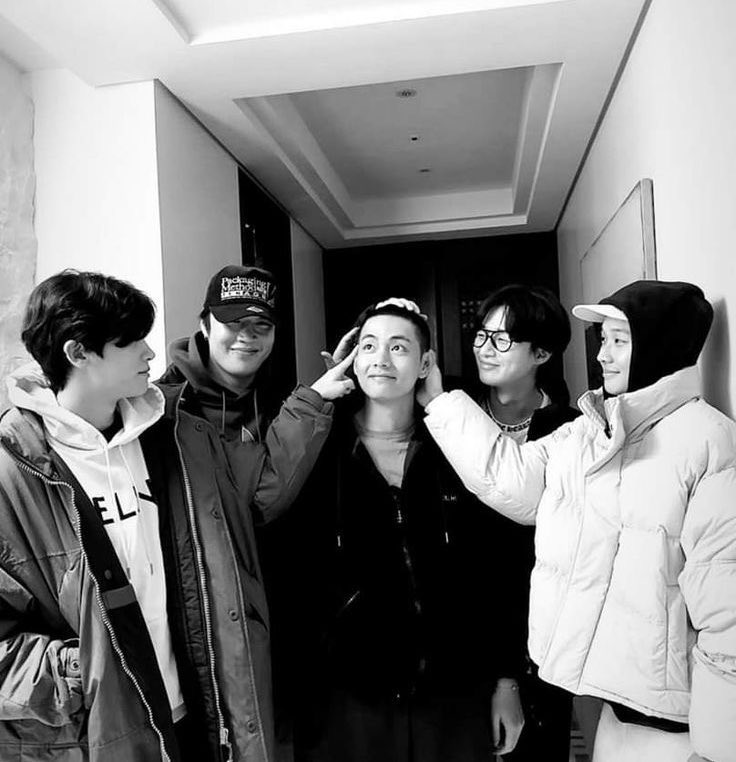 kookvtwins's tweet photo. 2023                                                           2025 https://t.co/pjgVH8wiyb