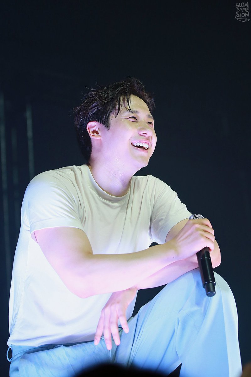 250610 〰️ 푸에르자 부르타

동우의 무대 위 행복한 시간💚
그리고 비장하게 물뚜껑 따는 남자...
(날라가는 그 것 물뚜껑)
바나들 비싼 장비 조심하래요💦

#B1A4 #신우 #CNU <a href="/B1A4_CNU/">신우</a>