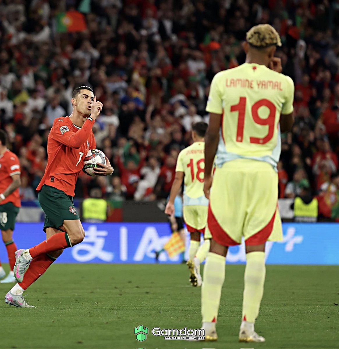 When Lamine Yamal, Messi and other footballers got humbled after trying to disrespect Cristiano Ronaldo.

A Thread