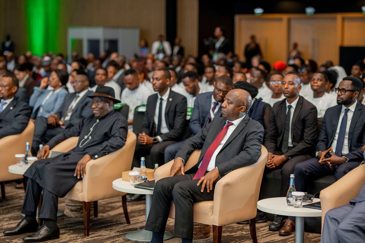 In order to improve food security and sustainable growth, PM Dr.<a href="/EdNgirente/">Edouard Ngirente</a> encouraged Africans to embrace technology in agriculture at the #ACAT2025 by empowering young innovators, reducing risks with insurance and climate-resilient seeds, and extending digital farming tools.