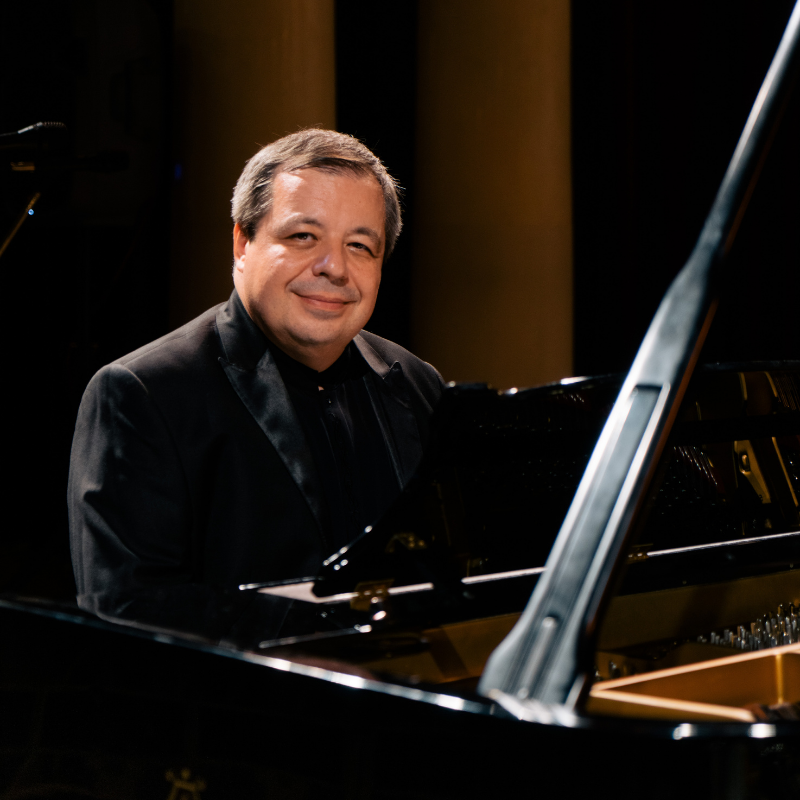 🎻✨ [FESTIVAL MUSIQUES VIVANTES 2025] ✨🎻
🎹 Alexey Botvinov - Piano romantique
📅 Jeudi 10 juillet 2025 à 18h
📍 Ébreuil • église Saint-Léger

🎟 Billetterie en ligne 
bit.ly/44xNz6H
📖 programmation complète du Festival :
bit.ly/3ECmCEd