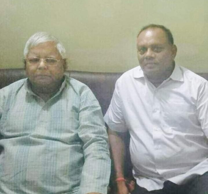 जन-जन के नेता, गरीबों की आवाज़, सामाजिक न्याय के प्रतीक और राष्ट्रीय जनता दल के संस्थापक, माननीय श्री लालू प्रसाद यादव जी को जन्मदिन की हार्दिक बधाई एवं शुभकामनाएं।