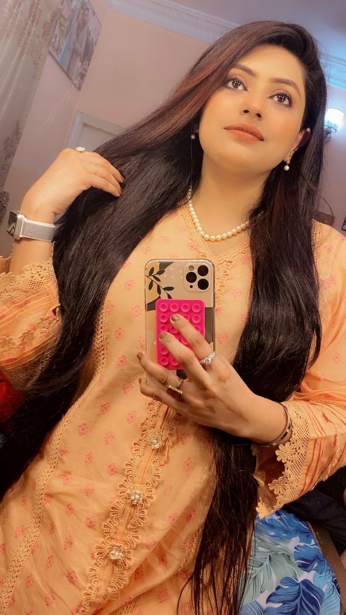 MediaSpringPk's tweet photo. Eid subtle glam alert - Rija Fatima's new Eid pics are here! Hair and makeup by Paradox by Rija! @RijaFatima92 #eid https://t.co/HTUarpugPR