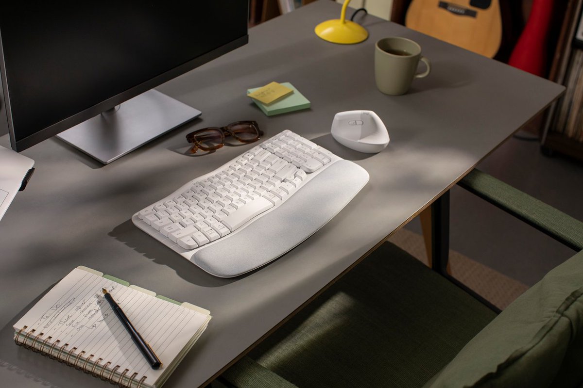 appsgadget's tweet image. 🎁 This Father&apos;s Day, give him tech that delivers. From gaming beasts to WFH champions, Logitech’s got the perfect gift. Shop now via Shopee &amp;amp; Lazada! #FathersDayPH #Logitech #TechForDad #LogitechG @LogitechG