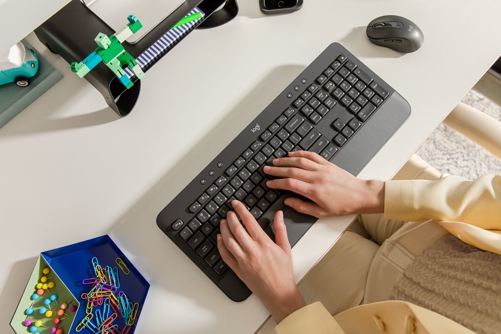 appsgadget's tweet image. 🎁 This Father&apos;s Day, give him tech that delivers. From gaming beasts to WFH champions, Logitech’s got the perfect gift. Shop now via Shopee &amp;amp; Lazada! #FathersDayPH #Logitech #TechForDad #LogitechG @LogitechG