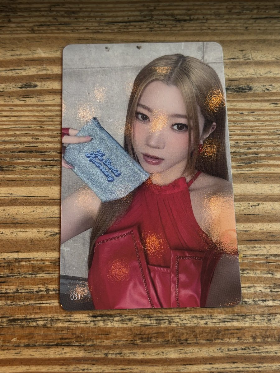 yuunyl's tweet photo. IS:SUE ポーチトレカ交換

譲） 梨乃　青ポーチ
求）優希　赤ポーチ

東京ファンコン現地交換でお願いします
 #ISSUE_譲 https://t.co/8eUAjmujSH