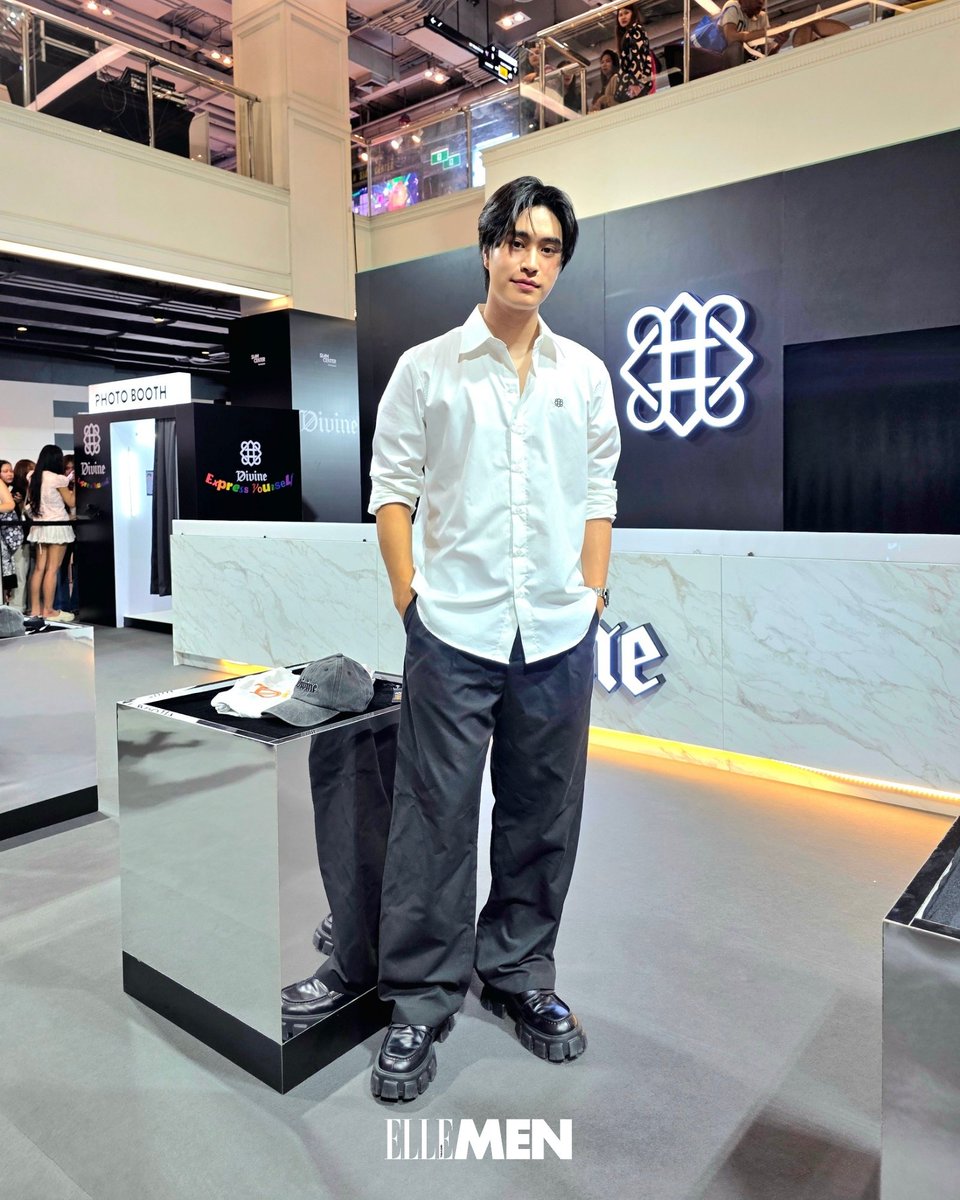 ElleMenThailand's tweet photo. เปิดตัวใหญใจกลางเมือง! @DIVINEByGemini Pop-Up Store ผลงานจาก @gemini_ti แฟชั่นเสื้อผ้าและเครื่องประดับภายใต้คอนเซปต์ 'Express Yourself Collection' สร้างพื้นที่แห่งอิสรภาพให้ทุกคนได้สื่อสารตัวตนอย่างแท้จริง

#ELLEMENThailand
#DIVINExSiamCenter #DivineOfficial #Gemini_NT #เจมีไนน์ https://t.co/0wdNfcVBgN