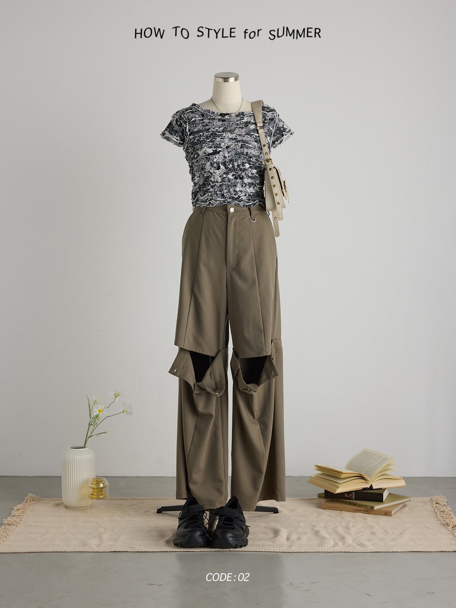 shelttervc's tweet photo. エッジの効いたパンツを使ったコーデ👖

爽やかな白シャツを合わせて、キレイめスタイリングに✨
インパクトがあるトップスでも、雰囲気がガラリと変わって可愛い💓 https://t.co/WdJRaZEIrb
