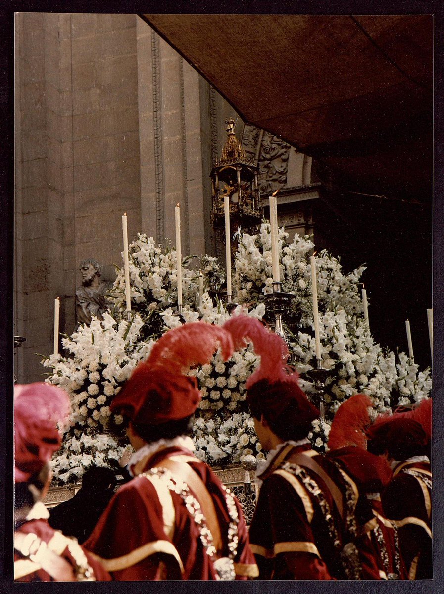 Hoy miércoles, a las 20:45 horas, segunda conferencia con motivo del V Centenario fundacional de <a href="/SacramentalG/">Hdad. Sacramental del Sagrario-Catedral de Granada</a> 

🎙️ Impartida por <a href="/juan_montijano/">Juan José Montijano Ruiz</a>  y lleva por título: “La Procesión del Corpus de Granada”.

📍 Real Colegio San Bartolomé y Santiago. 
C/ San Jerónimo, 31, Granada