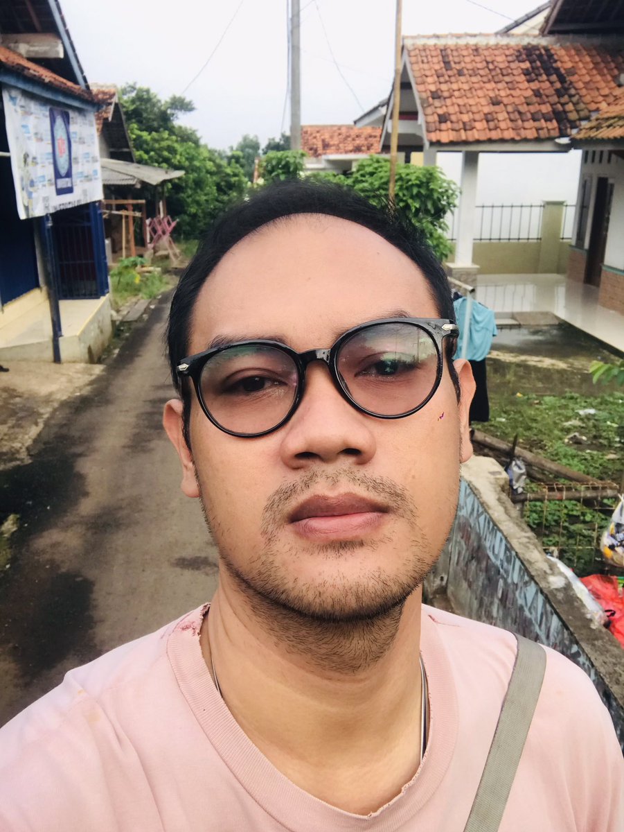 jerrys01's tweet photo. Cari pacar di X susah juga ya #gaykarawang #Gaycikarang https://t.co/RprnhmnqTV