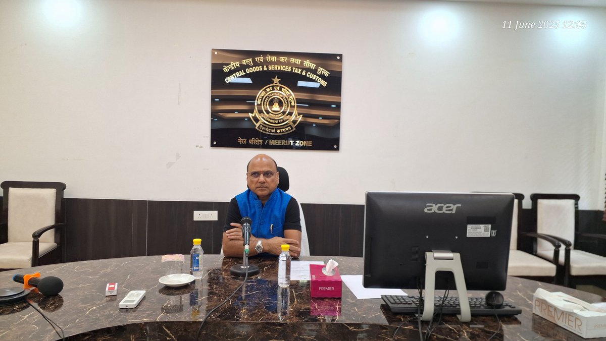 CGST_Meerut's tweet photo. आज दिनांक 11/06/2025 को  केंद्रीय वस्तु एवं सेवा कर आयुक्तालय , मेरठ द्वारा हिन्दी की तिमाही बैठक का आयोजन किया गया। बैठक की अध्यक्षता डॉ प्रेम वर्मा, प्रधान आयुक्त द्वारा की गई । बैठक में हिन्दी को काम-काज की भाषा के रूप में बढावा देने के लिए सुझाव साझा किए गए। https://t.co/QLFCVM0F4m
