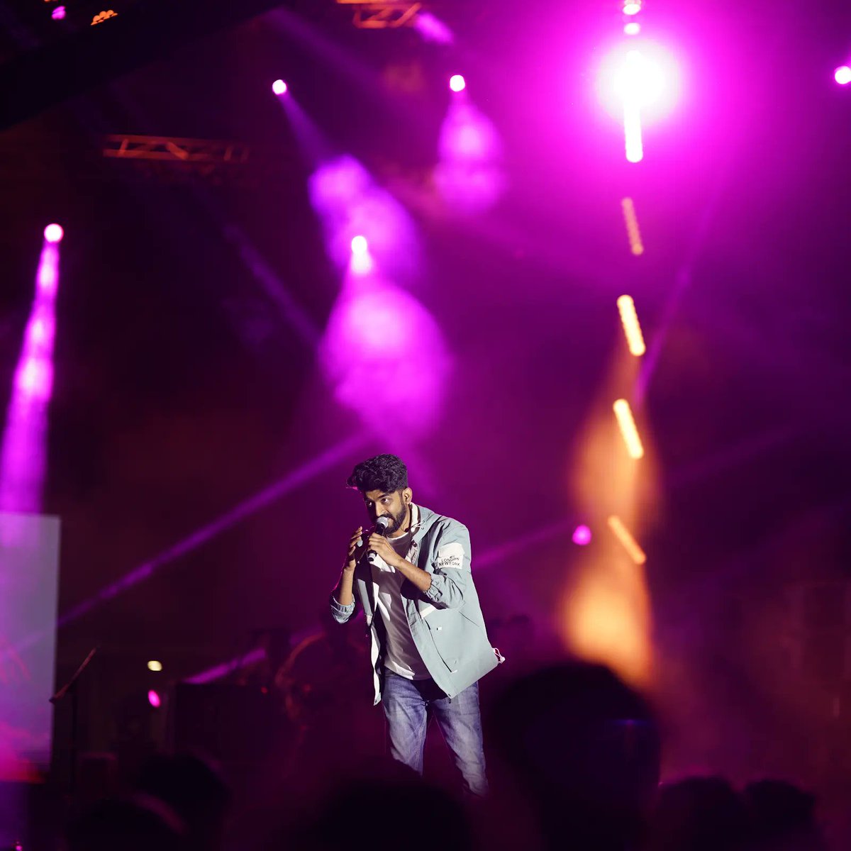 Sometimes you look back at a performance and just smile. This one at IIM Ahmedabad is definitely one of those.

#mohammedirfan #mohammedirfanlive #concert