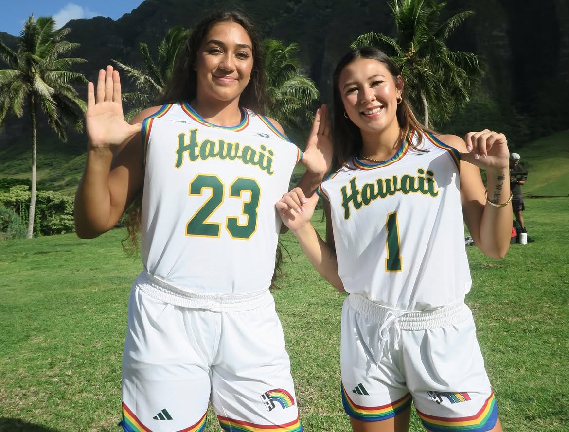Ku'ulei (@kuuleiagbayani) on Twitter photo GUEST ALERT: Stoked for this! Former #HawaiiWBB guards MeiLani McBee AND Kelsie Imai will join us in studio for #ManaWahine Wednesday tomorrow! Listen or watch at 8 a.m. HT on <a href="/HIsportsradio/">Hawai'i Sports Radio</a> 🤙🏀
📺 youtube.com/live/CbjzheHSb…
🔊 hawaiisportsradio.com
📻 95.1 FM • AM 760 GUEST ALERT: Stoked for this! Former #HawaiiWBB guards MeiLani McBee AND Kelsie Imai will join us in studio for #ManaWahine Wednesday tomorrow! Listen or watch at 8 a.m. HT on <a href="/HIsportsradio/">Hawai'i Sports Radio</a> 🤙🏀
📺 youtube.com/live/CbjzheHSb…
🔊 hawaiisportsradio.com
📻 95.1 FM • AM 760