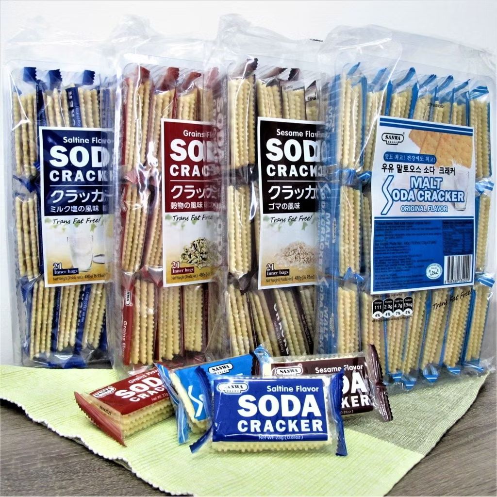 Sekarang ni memang kerja mengunyah ni je, sedap, senang dah halal. Flavour grains and saltine tu favourite betul 

Sanwa Soda Cracker 480gm / Original, Saltine, Sesame &amp; Grain 5 s.shopee.com.my/yXY7SpZi?share…