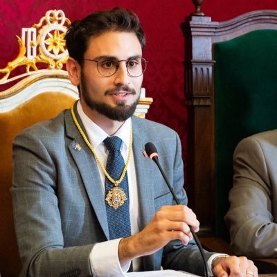 Noa (@noaboow17) on Twitter photo Parlem avui d'en <a href="/janpl2/">Jan Pomés López</a>, Paer de Cervera i Senador del PSC de la circumscripció de Lleida que ha votat a favor del trasllat de les peces murals del MNAC a Vilanova de Sixena.
TOT UN PATRIOTA.
Però centrem-nos en aquest noi de 29 anys. Parlem avui d'en <a href="/janpl2/">Jan Pomés López</a>, Paer de Cervera i Senador del PSC de la circumscripció de Lleida que ha votat a favor del trasllat de les peces murals del MNAC a Vilanova de Sixena.
TOT UN PATRIOTA.
Però centrem-nos en aquest noi de 29 anys.
