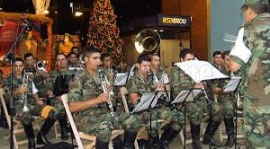 SISTEMA PREVISIONAL URUGUAY:
DÉFICIT:
•BPS:US$ 183 millones (807.675 beneficiarios)
•CAJA MILITAR:US$ 583 millones(51.000 beneficiarios)

ASISTENCIA x PERSONA:
•BPS:US$ 227
•CAJA MILITAR:US$ 10.784
CAJA MILITAR recibe 3 veces + fondos q BPS pero atiende 16 veces –gente