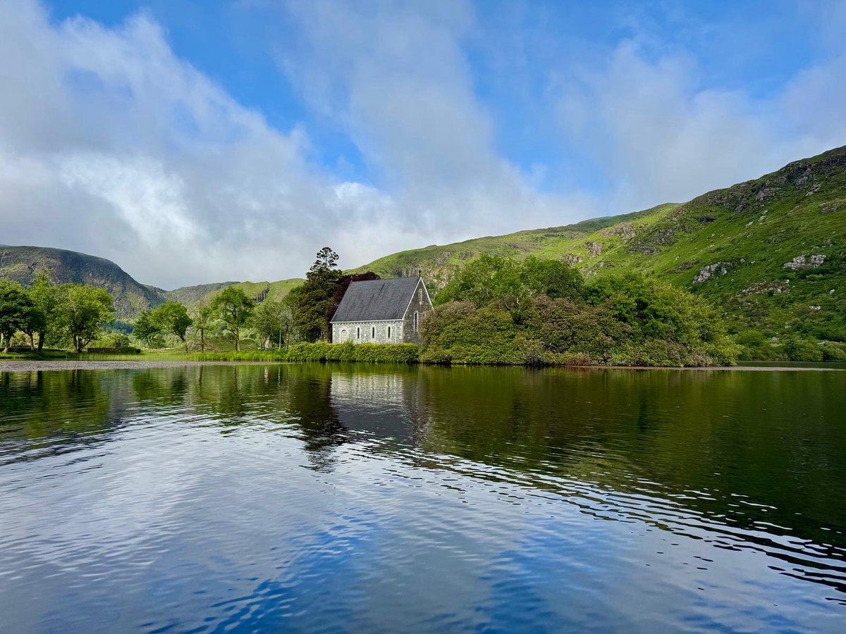 Gougane Barra Hotel (@gouganebarra) on Twitter photo Serenity at Gougane Barra 🛶
A peaceful moment on the lake with stunning views. Photo by James Serenity at Gougane Barra 🛶
A peaceful moment on the lake with stunning views. Photo by James