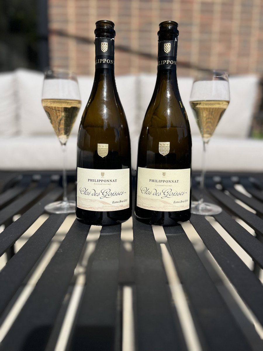Clos des Goisses in the sun 😎🥂🌞❤️ WHAT A WINE 👏 And proper wine it is too…some champagnes are fun bubbles but this is serious, classy, complex stuff. Full of savoury, engaging, almost exotic character and an incredibly fine texture. Pure class in a glass 🙏😋