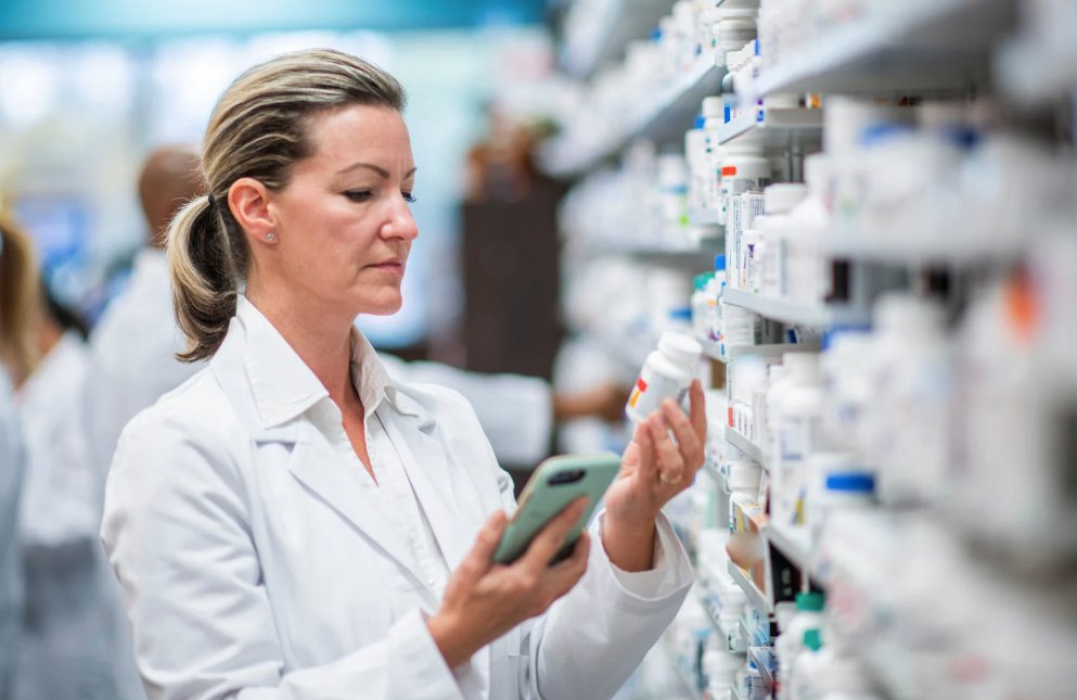 Pfizer España (@pfizer_spain) on Twitter photo ⚕️💬 “La profesión de farmacéutico va a ser, en su conjunto, todavía más imprescindible”
<a href="/ElGlobalEs/">El GlobalFarma</a> entrevista a líderes del sector en este reportaje sobre el futuro de la farmacia 🔗elglobalfarma.com/farmacia/farma… ⚕️💬 “La profesión de farmacéutico va a ser, en su conjunto, todavía más imprescindible”
<a href="/ElGlobalEs/">El GlobalFarma</a> entrevista a líderes del sector en este reportaje sobre el futuro de la farmacia 🔗elglobalfarma.com/farmacia/farma…