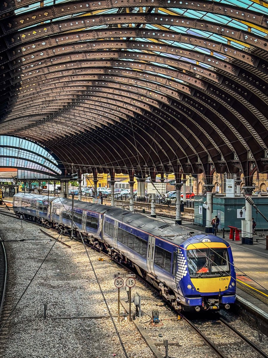 miles_chains's tweet image. Scotrail liveried and branded 170470 makes an appearance at York with 5Q24, the Haymarket to Doncaster Wagon Shops. 
#Class170 #Turbostar #Bombardier #Alstom #York #Scotrail
