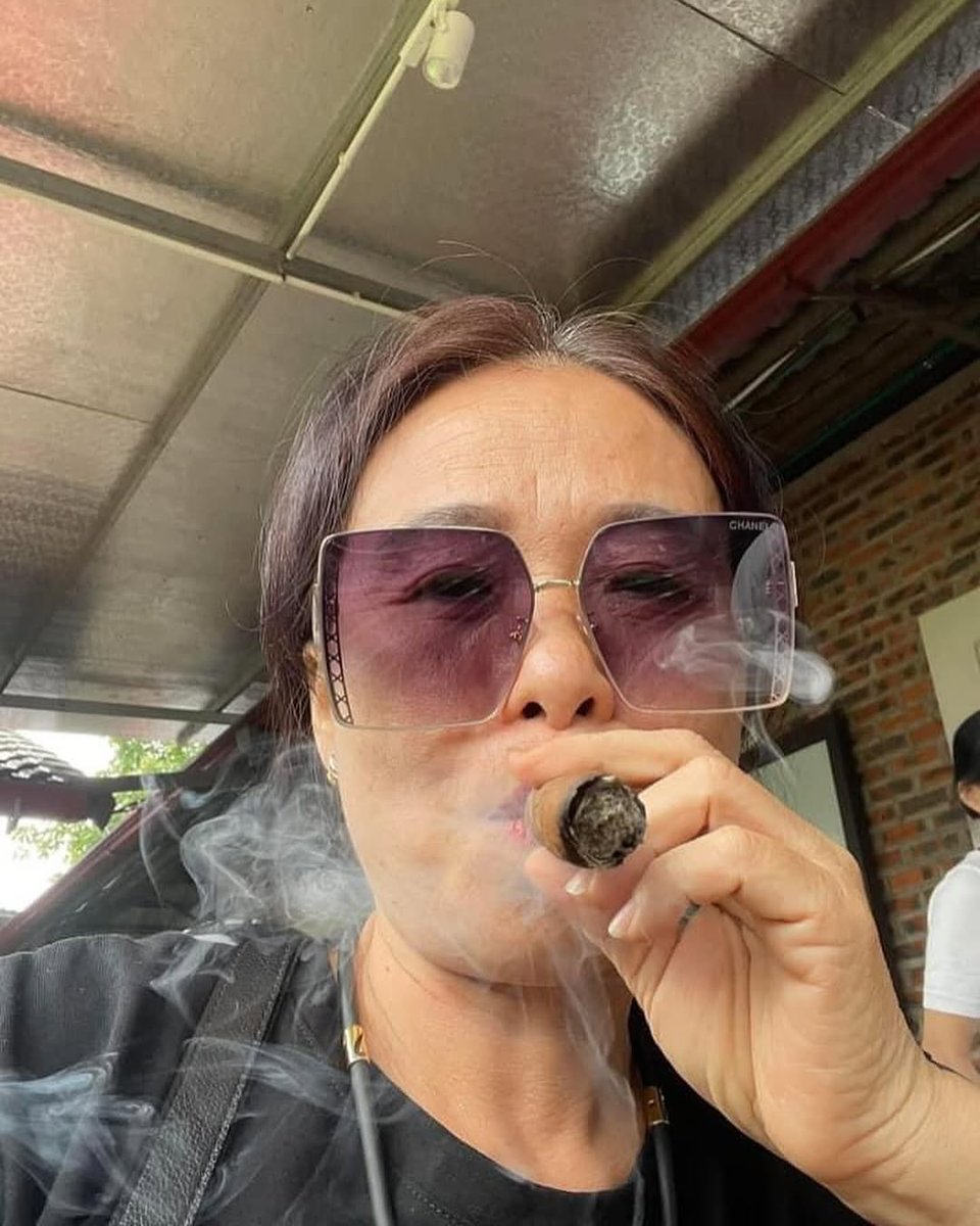 badbunnz_'s tweet photo. If you change your PFP into a Bad Bunnz, legend says that you get 1 000 yaps instantly on Kaito.

This is the cheat code no one tells you about.

L2 + R2 + ➡️ + ⬅️ + ⬆️ + ⬇️ + ❌ https://t.co/blksOqUPVt