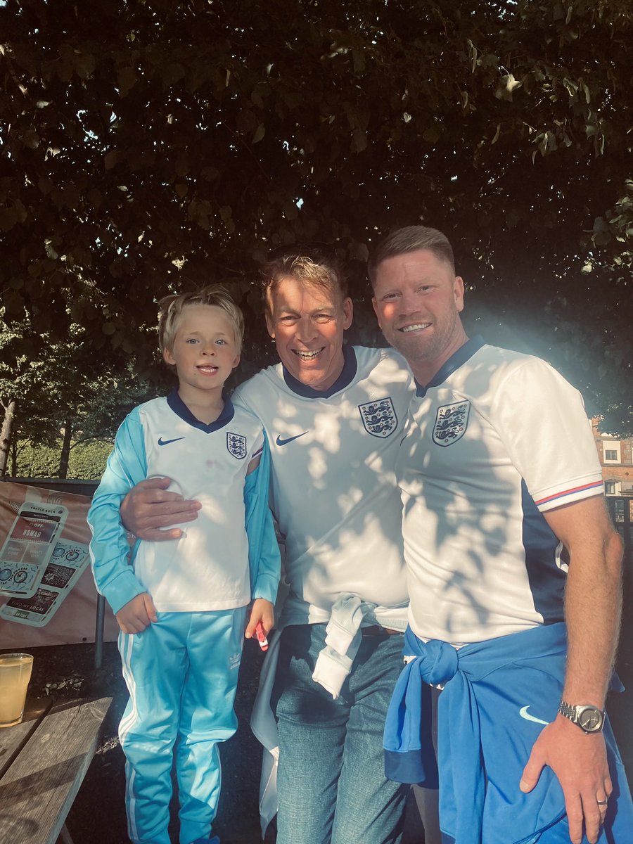 russwolves09's tweet photo. Not the best performance to say the least, but a cracking day nevertheless   🦁 🦁 🦁 🏴󠁧󠁢󠁥󠁮󠁧󠁿 https://t.co/OQPEW3G3O3