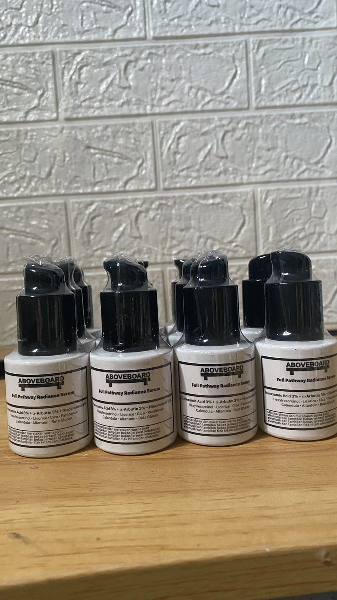 medusshaa's tweet photo. want to sale/wts/jual serum aboveboard original official store, 100% trusted hasil war sendiri. 

price? 89rb an aja, bisa co oren free ongkir seluruh indo

https://t.co/hrq2QgKPQ0 https://t.co/twjnBrDQhm