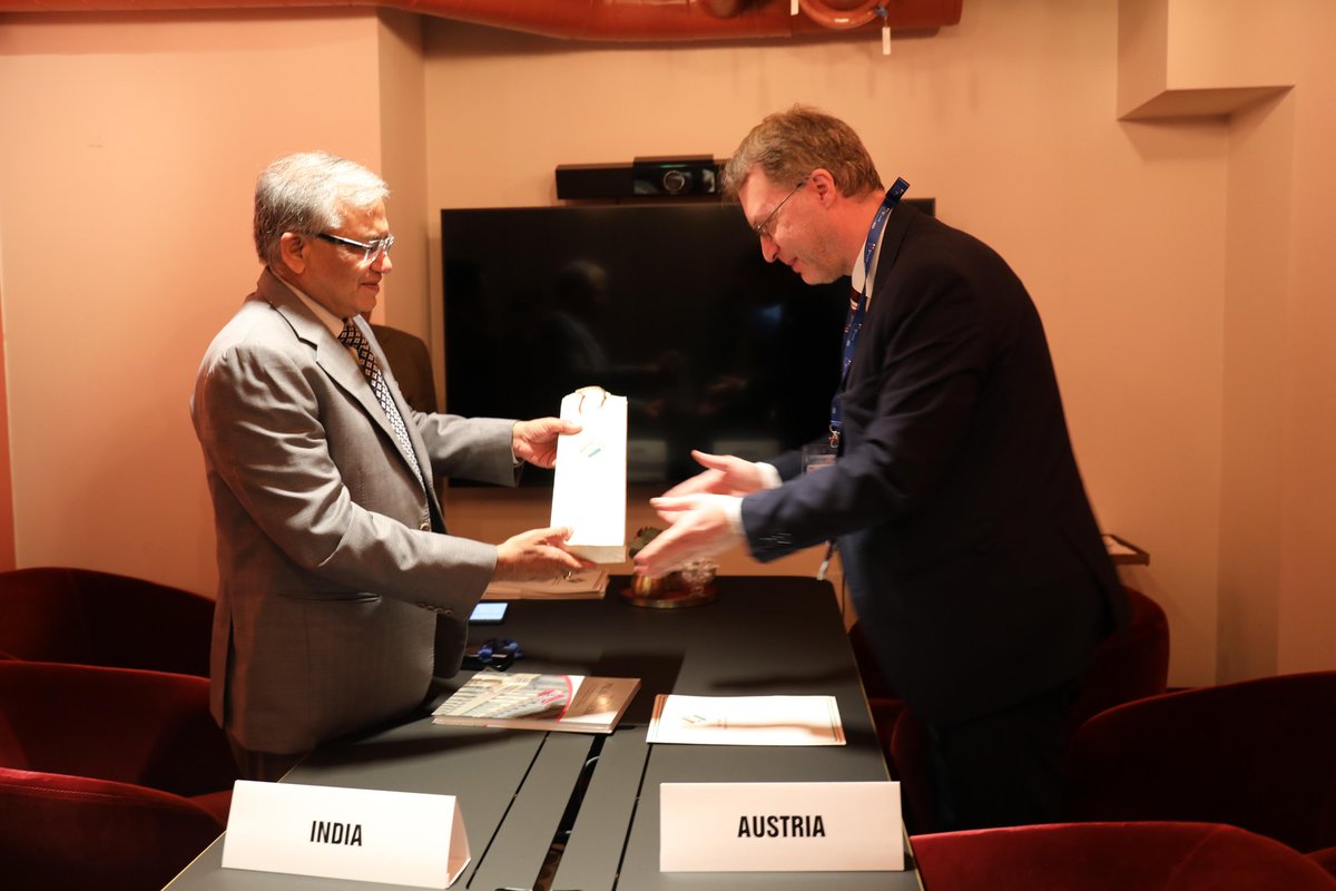 Chief Election Commissioner of #India Shri Gyanesh Kumar held a bilateral meeting with Mr. Gregor WENDA, Head of Electoral Affairs Department at Federal Ministry of Interior, Republic of #Austria, on sidelines of his visit to #Sweden for the International IDEA Conference.  #ECI