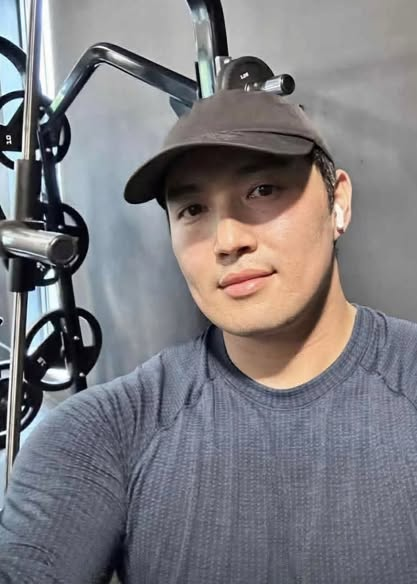 БИД НАРА БАНДИД МӨНГӨ БАРЬЖ АВРАЛ ГУЙДАГ. 🥺🤲🙏
ГЭГЭЭНТЭН ТЭР МӨНГӨӨР ГОО САЙХАНД ОРЖ, ТӨМӨР ӨРГӨДӨГ!💆‍♂️🏋️‍♂️