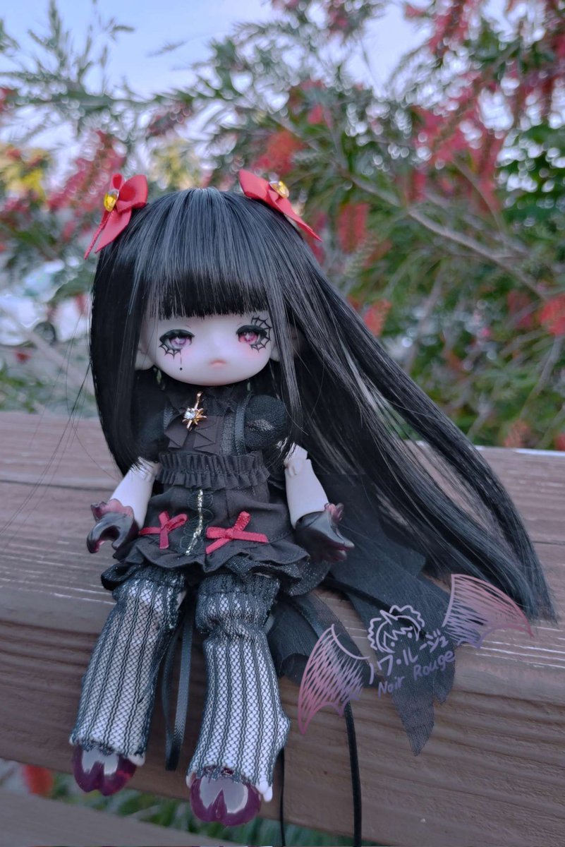 「さっきから風が髪を触ってくるの。 ……誰もいないのに、心だけギュッてされたみたい。」
#ドールオーナーさんと繋がりたい #うちのこかわいい