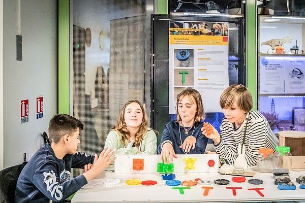 Fab Lab à l'école (@fablabalecole) on Twitter photo Jeunes Makers, c’est demain ! Prêts à découvrir les projets des élèves ?
Cette année, on a la chance d’investir le forum de la <a href="/citedessciences/">Cité des sciences et de l'industrie</a> pour cette nouvelle édition.
#JM25 #FabLabalEcole Jeunes Makers, c’est demain ! Prêts à découvrir les projets des élèves ?
Cette année, on a la chance d’investir le forum de la <a href="/citedessciences/">Cité des sciences et de l'industrie</a> pour cette nouvelle édition.
#JM25 #FabLabalEcole