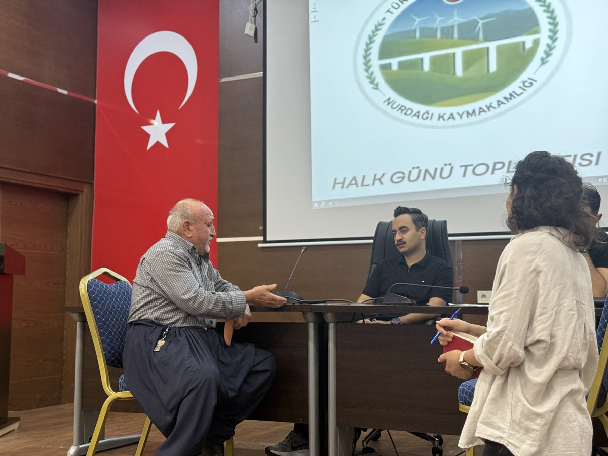 Nurdağı Kaymakamlığı (@nurdagikaymakam) on Twitter photo Kaymakamımız Sn. Nurullah Cemil ERCİYAS başkanlığında Halkgünü toplantısı gerçekleştirildi.
<a href="/TC_icisleri/">T.C. İçişleri Bakanlığı</a> <a href="/AliYerlikaya/">Ali Yerlikaya</a> <a href="/gantepvaliligi/">Gaziantep Valiliği</a> <a href="/kemalcebervali/">Kemal Çeber</a> Kaymakamımız Sn. Nurullah Cemil ERCİYAS başkanlığında Halkgünü toplantısı gerçekleştirildi.
<a href="/TC_icisleri/">T.C. İçişleri Bakanlığı</a> <a href="/AliYerlikaya/">Ali Yerlikaya</a> <a href="/gantepvaliligi/">Gaziantep Valiliği</a> <a href="/kemalcebervali/">Kemal Çeber</a>