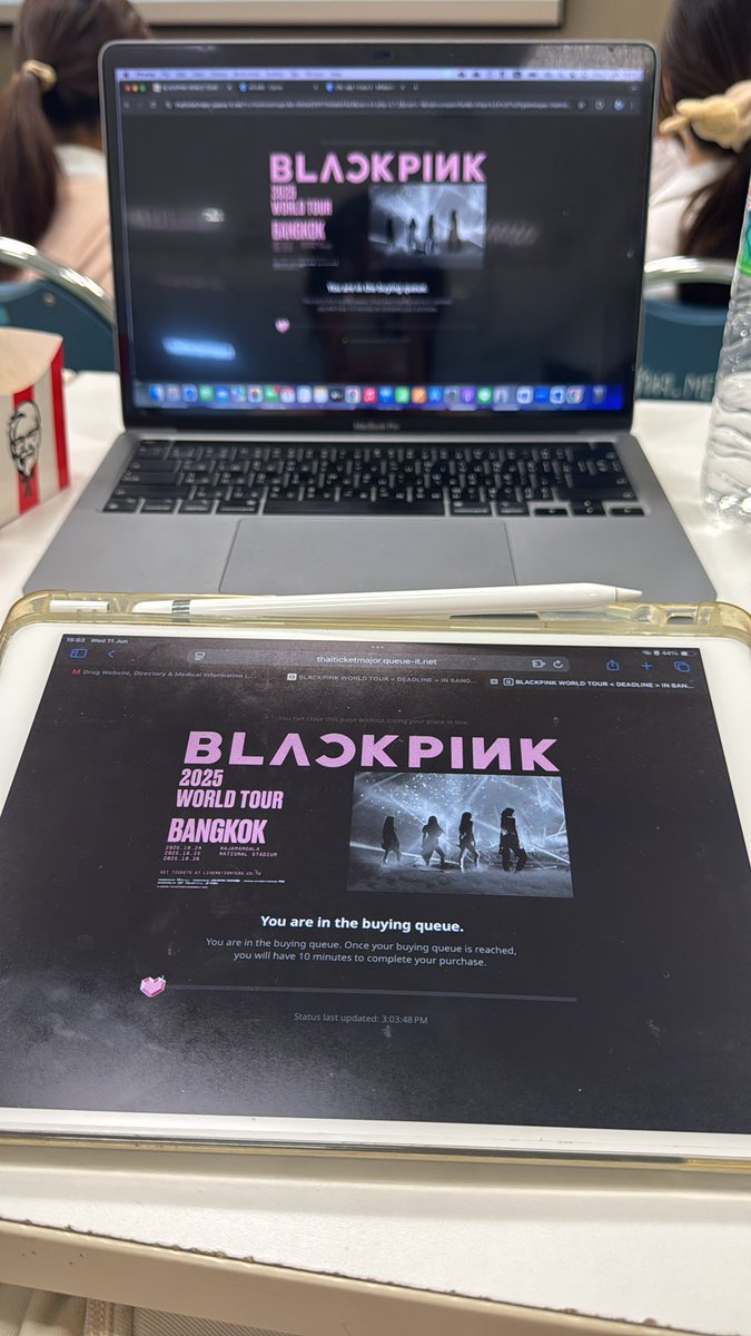 ZetaPotential09's tweet photo. Deadline หรือ Dead ไปแล้ว #DEADLINE_IN_BANGKOK https://t.co/GomzwtlEfd