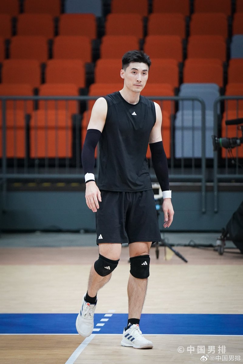 volleyzong's tweet photo. #YuYaochen #于垚辰 https://t.co/OK59gZZAWE