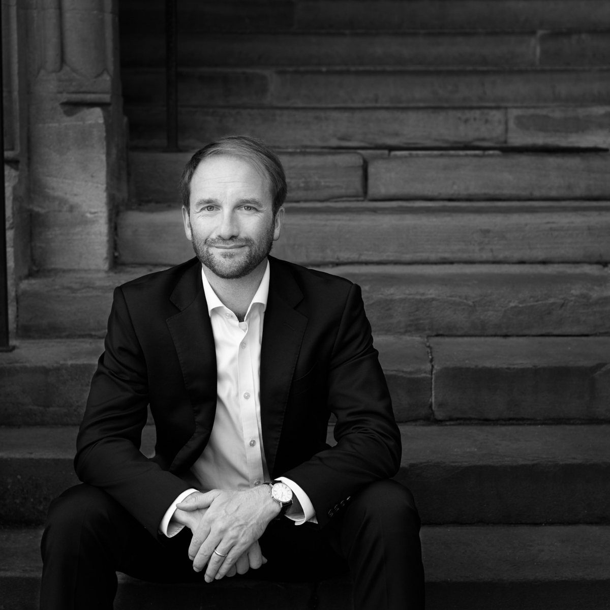 AnnaBerryPhoto's tweet photo. Your profile photo is your first impression. If it’s AI-generated, you could be missing a chance to build trust. I create relaxed, professional portraits that reflect a real you.  https://t.co/vzafzYvOR1 #AuthenticBranding #Headshots #AnnaBerryPhotography https://t.co/dEPBYzVUQs