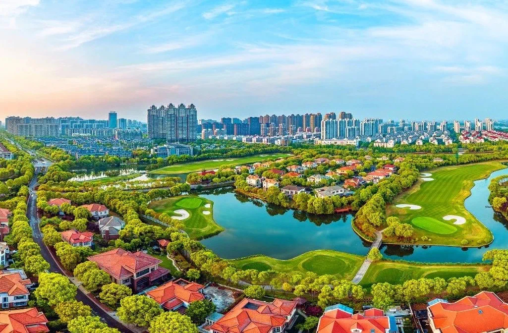 The 2025 #Taicang Youth Vanguard Images Season recently kicked off!🎞️🎉Join the "Taicang Vanguard Film Awards" and submit your original Chinese-language short films (3-30 mins) from🗓️June 6 to Aug 15. 

The competition is open to creators aged 18-40, so don't miss your chance to