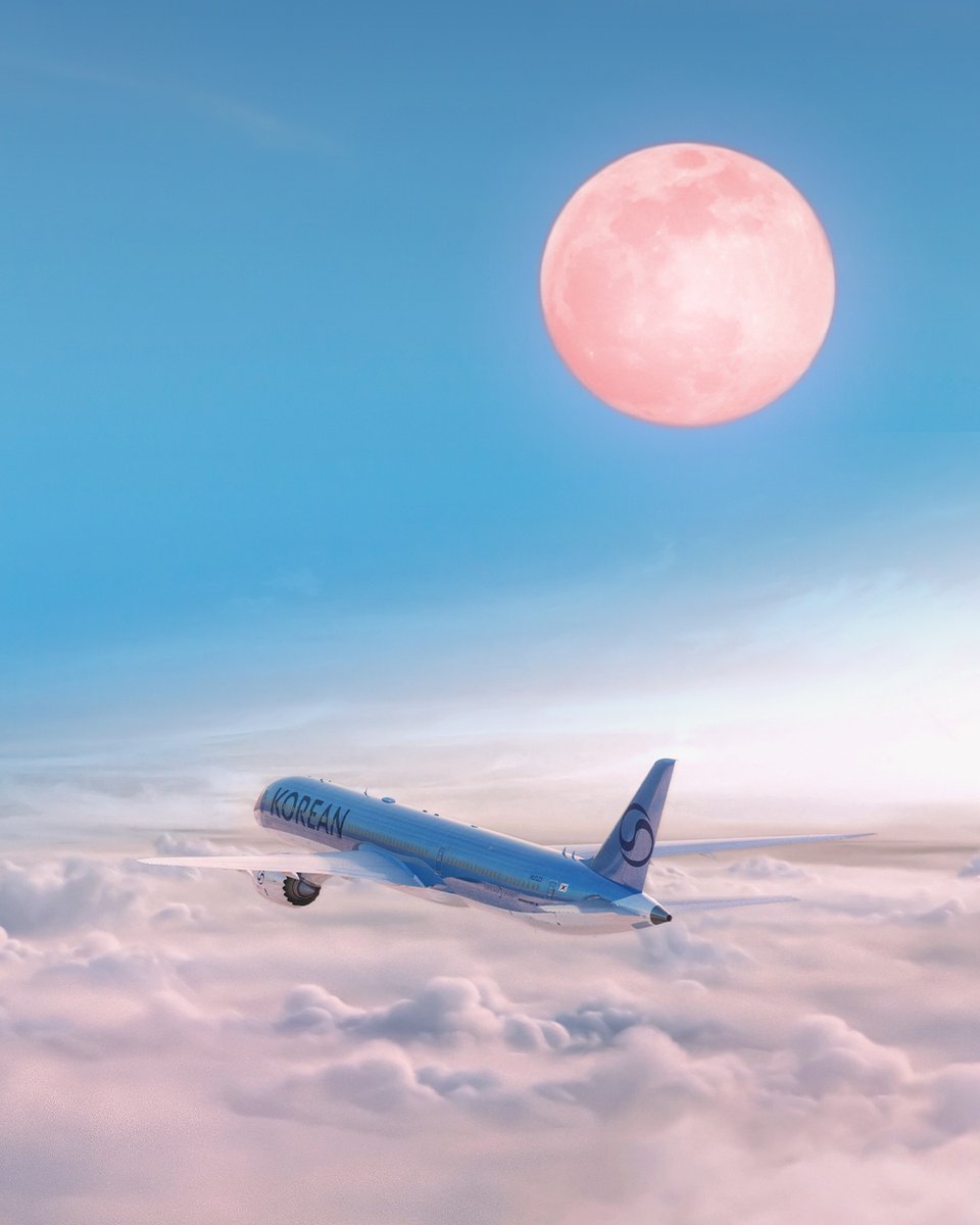 ストロベリームーンをご存知ですか？🍓🌕
6月の満月で、いちごの収穫時期にちなんでそう呼ばれるそうです。
この幻想的な月とともに、新しい旅を思い描いてみませんか✈️

#KoreanAir #大韓航空 #strawberrymoon #ストロベリームーン #fullmoon #満月