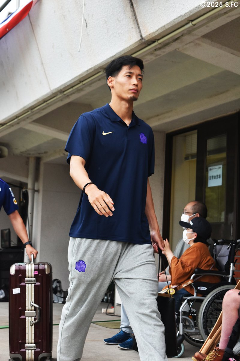 サンフレッチェ広島 ズボン 天皇杯2回戦🆚Brew SAGA】 選手を乗せたバスがスタジアムに到着しま