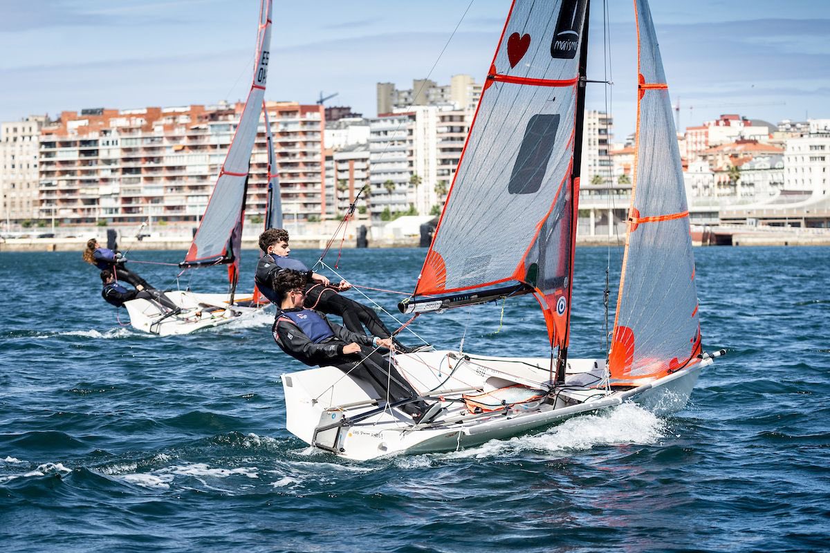 Mañana jueves arrancamos el Cmto de España de 29er, Última prueba de la Semana Internacional de Vela Ciudad de #Santander 

acortar.link/GEHjQv