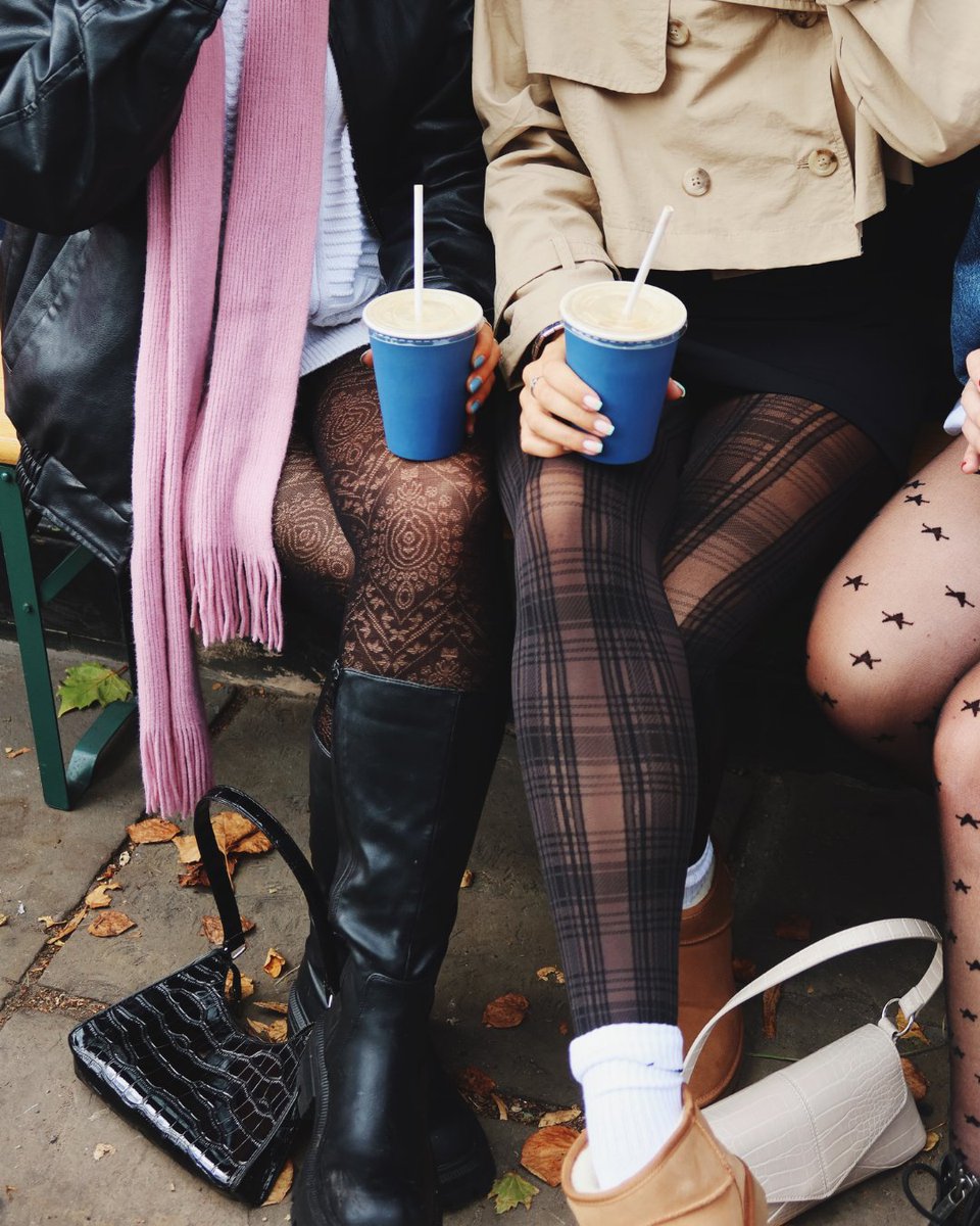 Coffee, conversation, and cute patterned tights to match! ☕💫 Perfect combo for a coffee date with your besties.

prettypolly.co.uk/hosiery/shop-b…