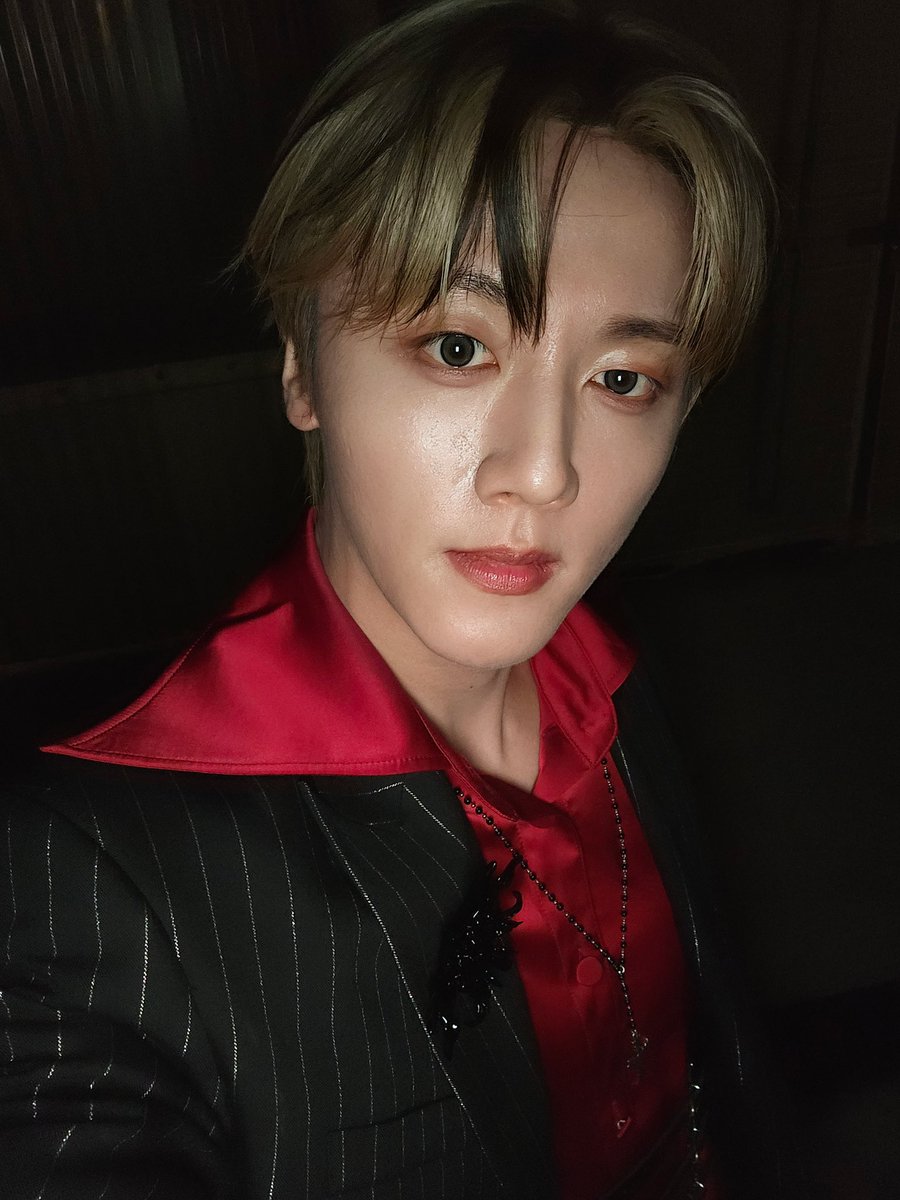 SF9official's tweet image. D-10
LOVE DAWN🔥🔥

#SF9 #YOUNGBIN