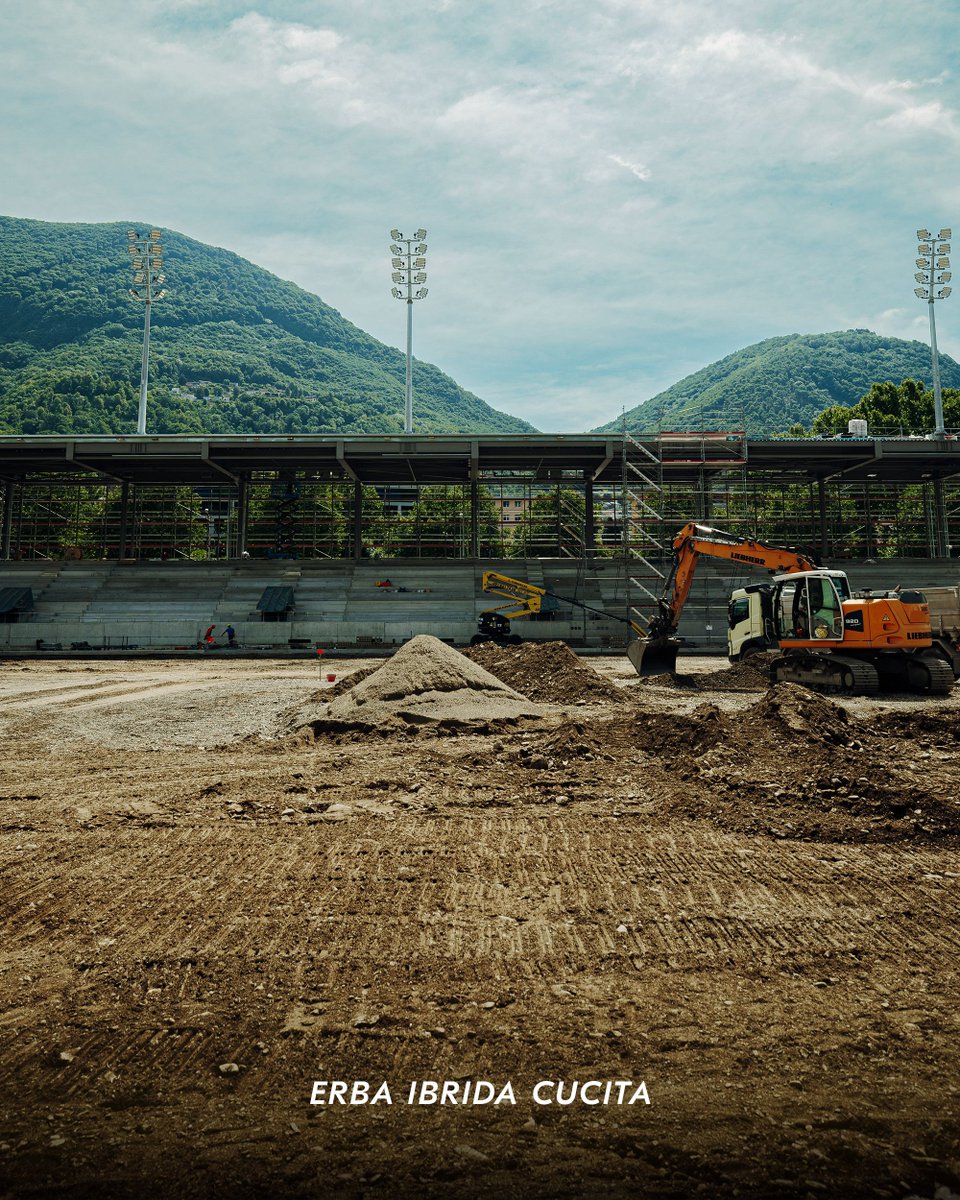 FCLugano1908's tweet photo. 🏗️I lavori procedono in modo spedito: l’AIL Arena prende sempre più forma.
Gli elementi delle tribune sono stati completati e presto verranno installati i primi seggiolini.
I piloni dell’illuminazione sono già ben visibili e ora iniziano i preparativi per la costruzione del terreno da gioco.
 
Se volete scoprire di più, allora in centro Lugano vi aspetta l’AIL Experience Center!

@luganomycity 
 
#noibianconeri #fclugano #lugano