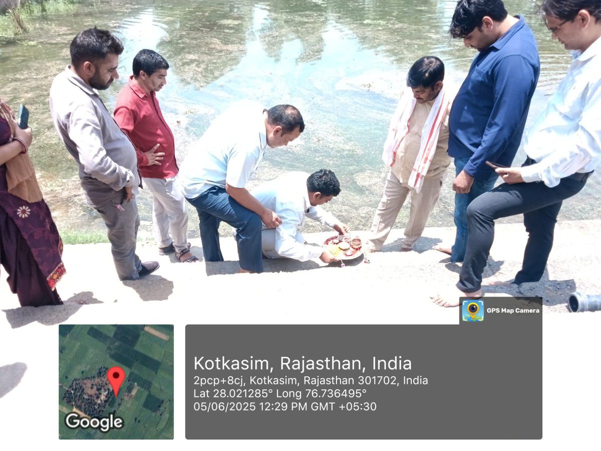 ULBKOTKASIM's tweet photo. #वंदे_गंगा_जल_संरक्षण_अभियान’ के अंतर्गत नगर पालिका कोटकासिम जलाशय में गंदगी एवं कचरे की सफाई करवाकर जल संरक्षण अभियान की शुरुआत की, इस अभियान का उद्देश्य वर्षा ���ल संचयन को प्रोत्साहित करना और स्वच्छता को बढ़ावा देना है।"
@SwachhBharatGov
@LSG_Rajasthan 
@BhajanlalBjp 
@RajCMO https://t.co/1AoW2srgOQ