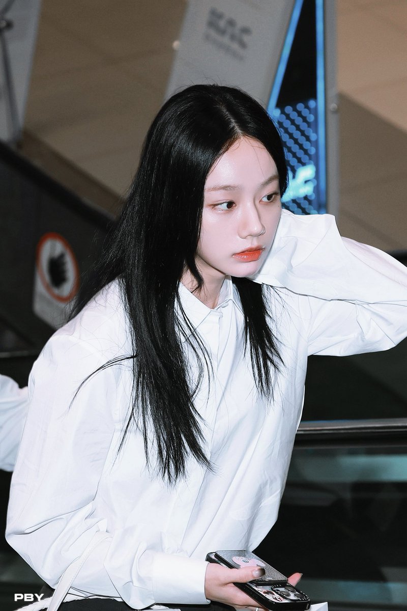 pby_0609Hyeri's tweet photo. 25.6.11 김포국제공항 🛫  ②
姐姐出发去日本啦

#이혜리 #혜리 #Hyeri @hyeriherihey https://t.co/qPj5X2Fq0p