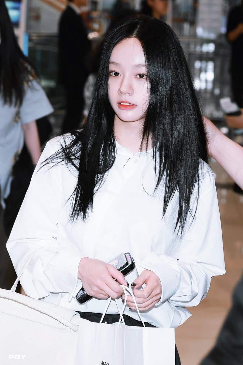 pby_0609Hyeri's tweet photo. 25.6.11 김포국제공항 🛫  ②
姐姐出发去日本啦

#이혜리 #혜리 #Hyeri @hyeriherihey https://t.co/qPj5X2Fq0p
