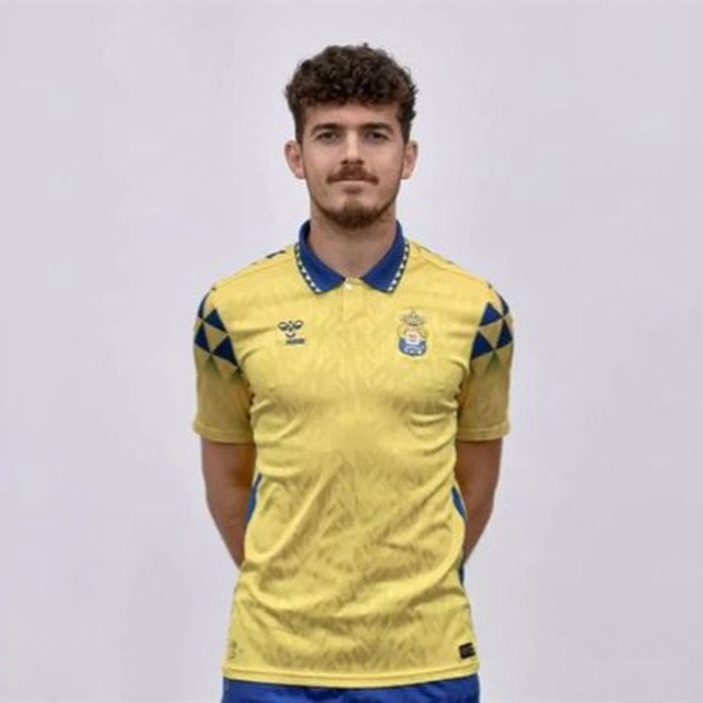El Arucas CF se une a todas las muestras de apoyo y ánimo para ZEBEN, jugador que milita en la UD Las Palmas. 

¡Mucha fuerza y ánimo ZEBEN!